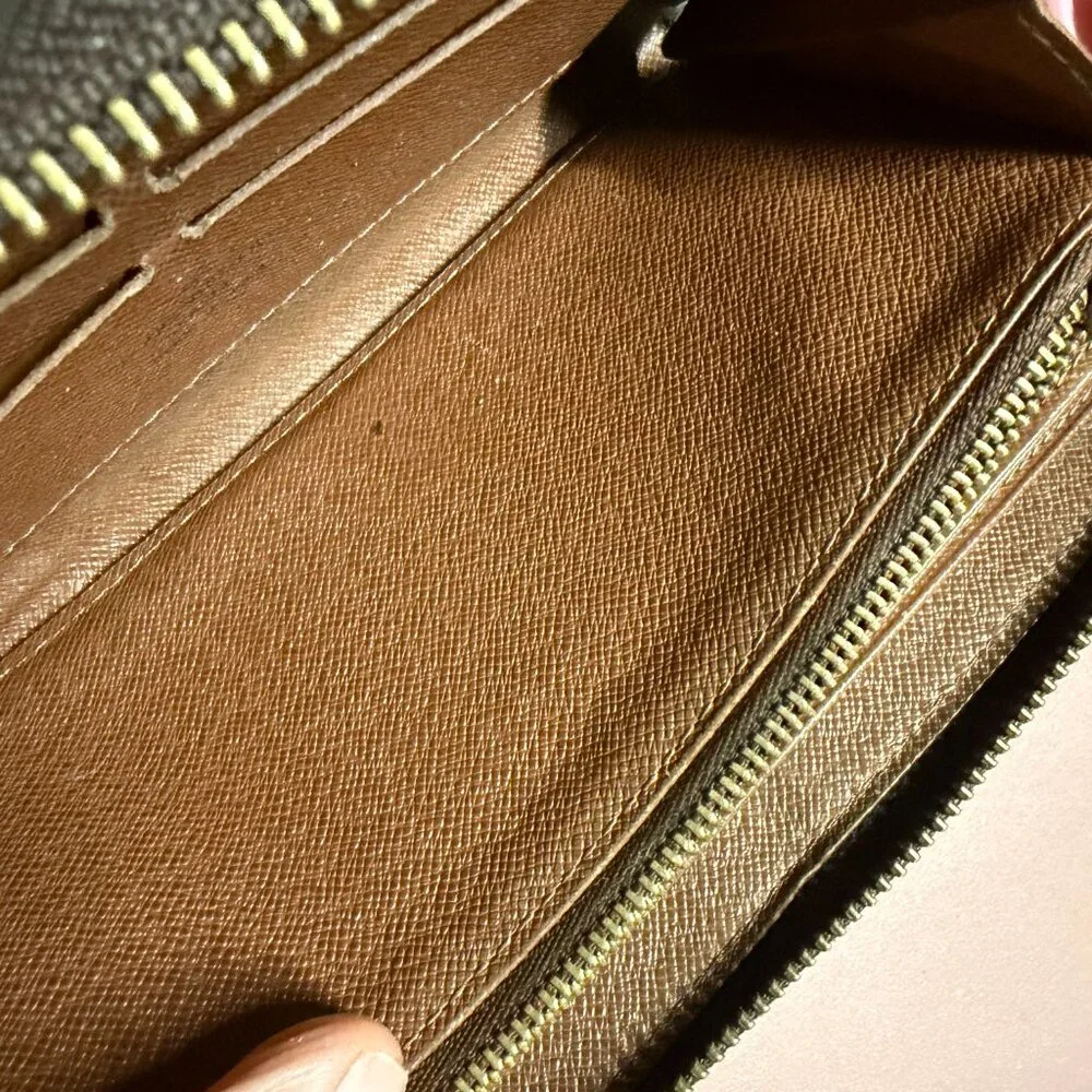 Louis Vuitton Monogram Zippy Wallet CA0029 - Picture 9 of 16